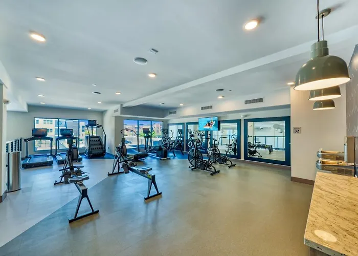 Stunning Westgate Cozysuites By Stadium W Pool 7 Apartment Glendale