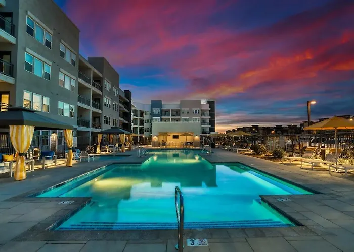 Apartment Stunning Westgate Cozysuites By Stadium W Pool 7 Glendale