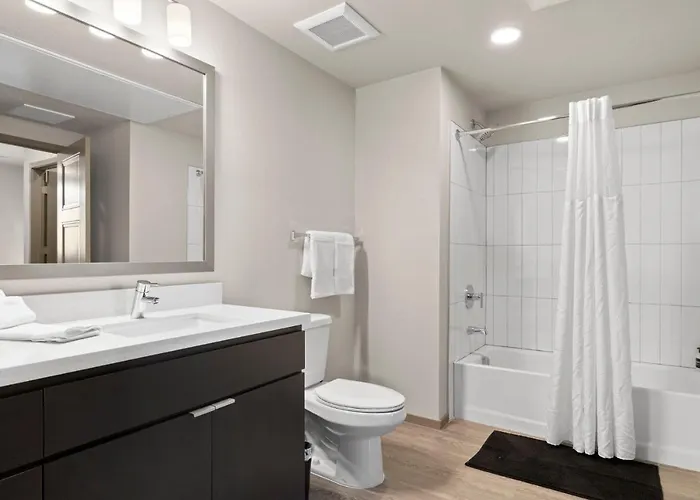 Stunning Westgate Cozysuites By Stadium W Pool 7 Apartment Glendale