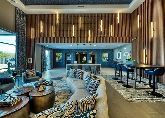 Stunning Westgate Cozysuites By Stadium W Pool 7 Apartment Glendale